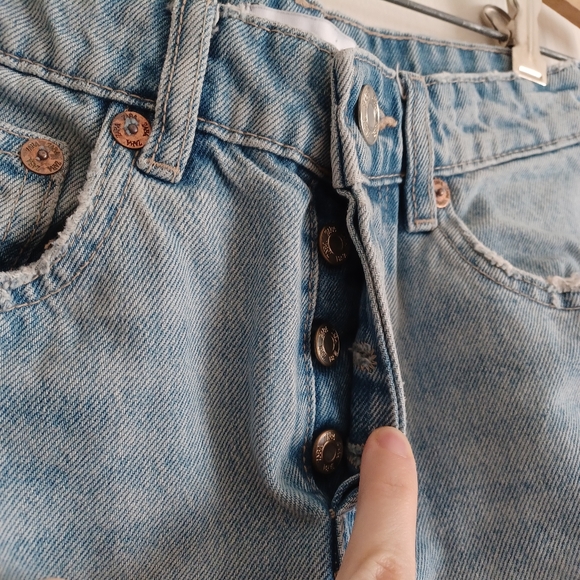 100% Cotton ZARA Women's 2 Light Blue Distressed Jeans, Straight Leg. Button Fly - Picture 5 of 16